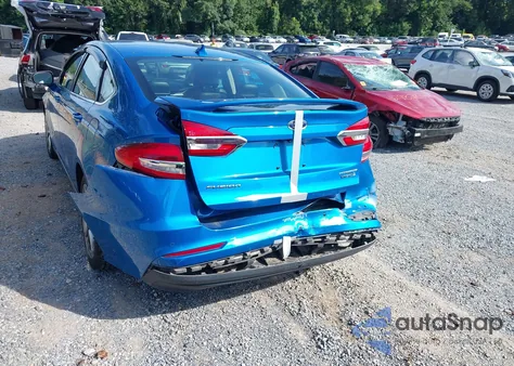 2019 Ford Fusion Hybrid Titanium z USA, uszkodzony, nr VIN 3FA6P0RUXKR120747